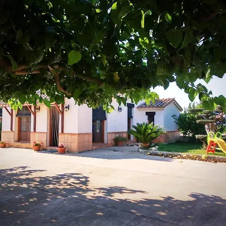Tatil Evi Charming House + Pool Deltebre