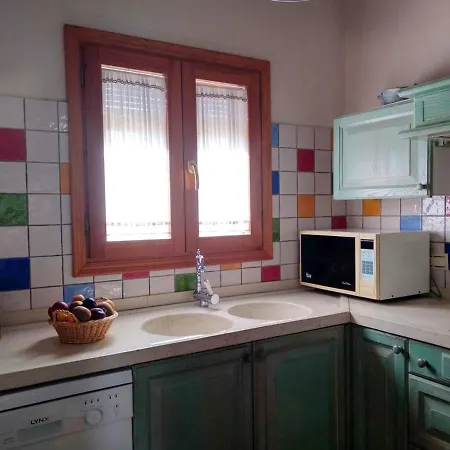 Tatil Evi Charming House + Pool Deltebre