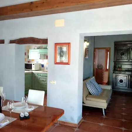 Charming House + Pool Deltebre